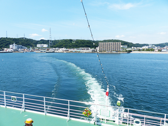 フェリーの潮風気持ちいい