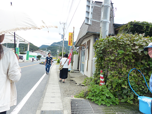 さすけ食堂へ徒歩で